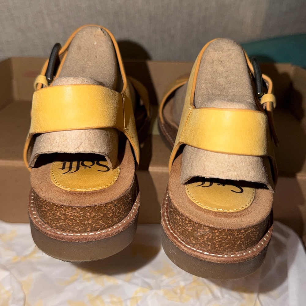 Sofft Yellow Leather Strappy Sandals - Picture 11 of 12